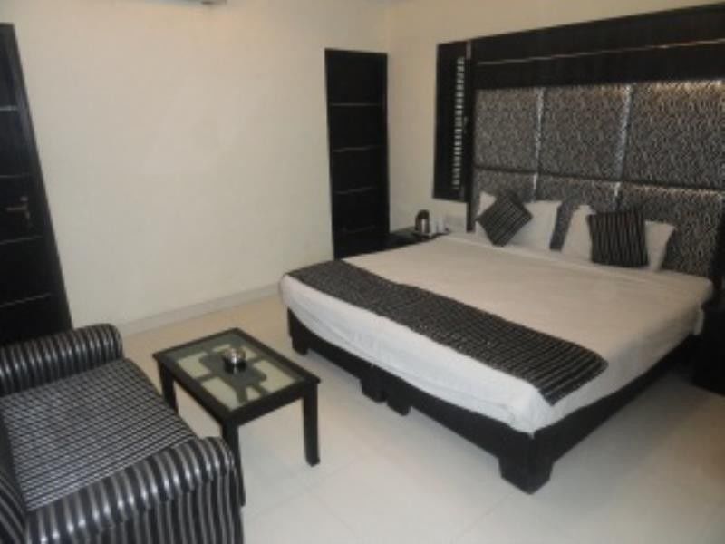 Hotel Treebo Mehar Castle Delhi  Esterno foto