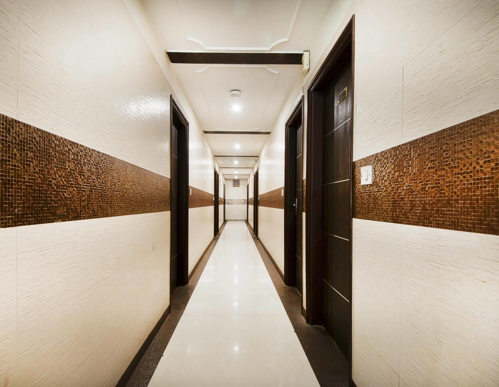 Hotel Treebo Mehar Castle Delhi  Esterno foto